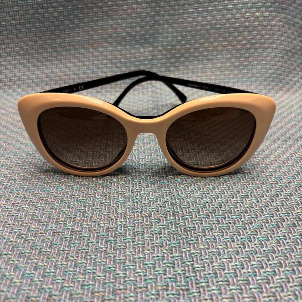 CHANEL Elegant and Interchangeable Sunglasses Trio - Picture 4 of 12